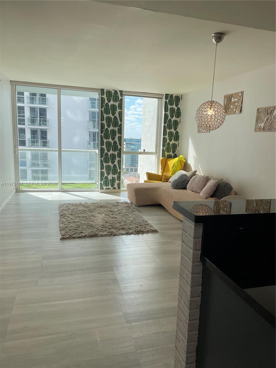 image Vizcayne South5