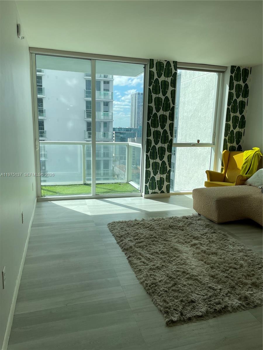 image Vizcayne South6