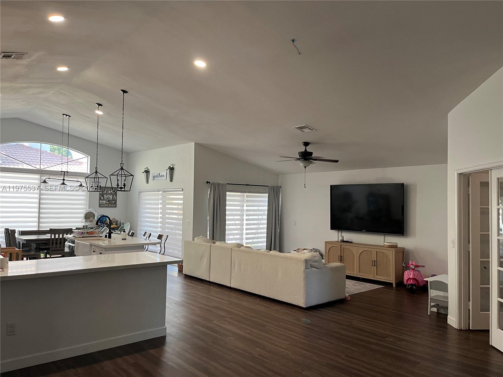 17901 NW 19th St Pembroke Pines, FL 33029