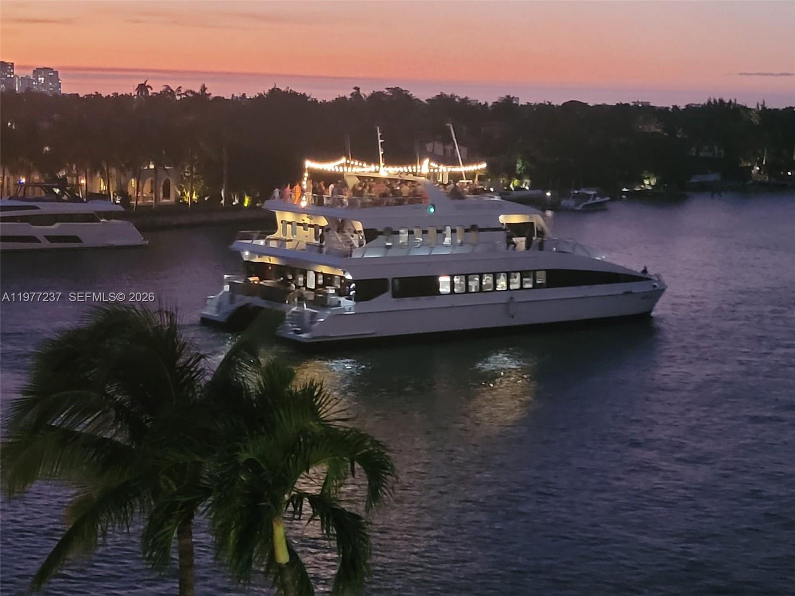 5700 Collins Ave #5L Miami Beach, FL 33140