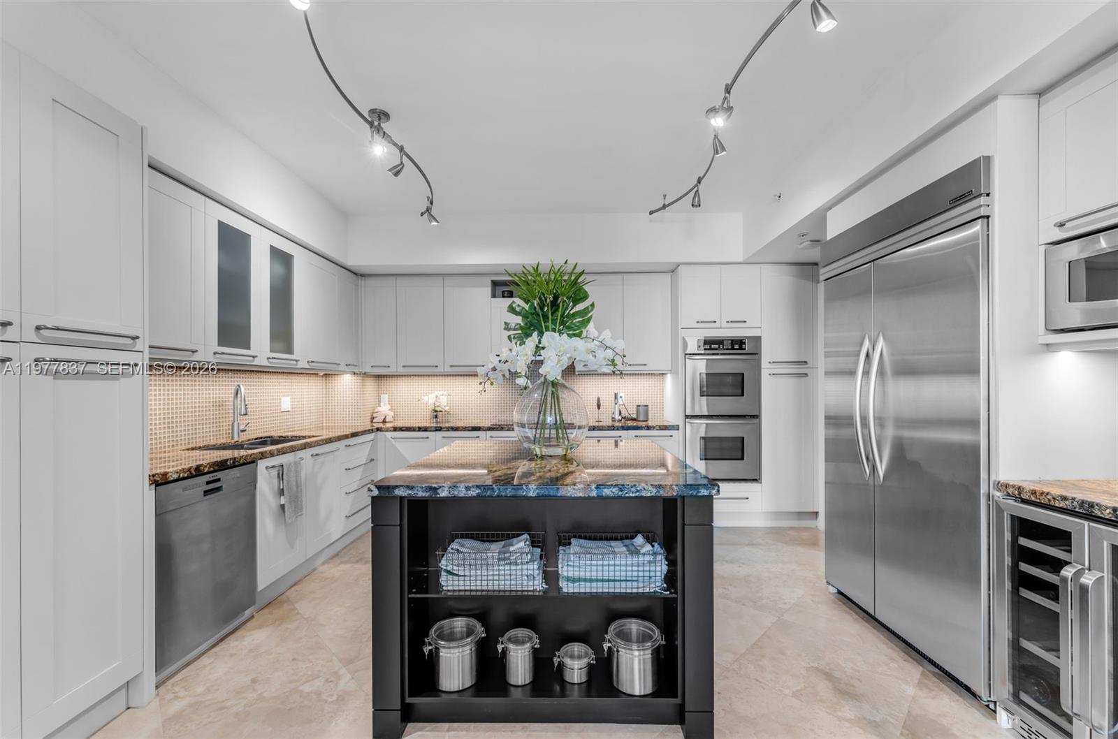 333 Las Olas Way #2505 Fort Lauderdale, FL 33301