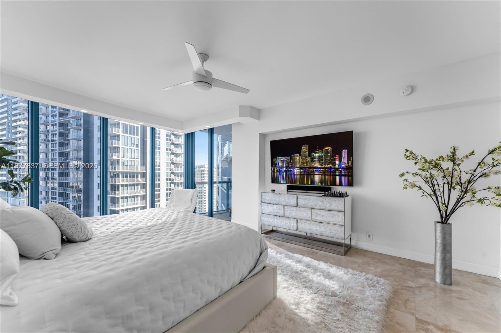 333 Las Olas Way #2505 Fort Lauderdale, FL 33301