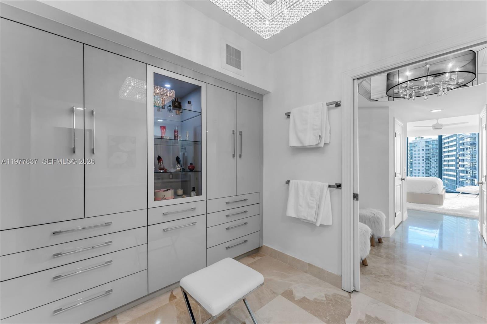 333 Las Olas Way #2505 Fort Lauderdale, FL 33301