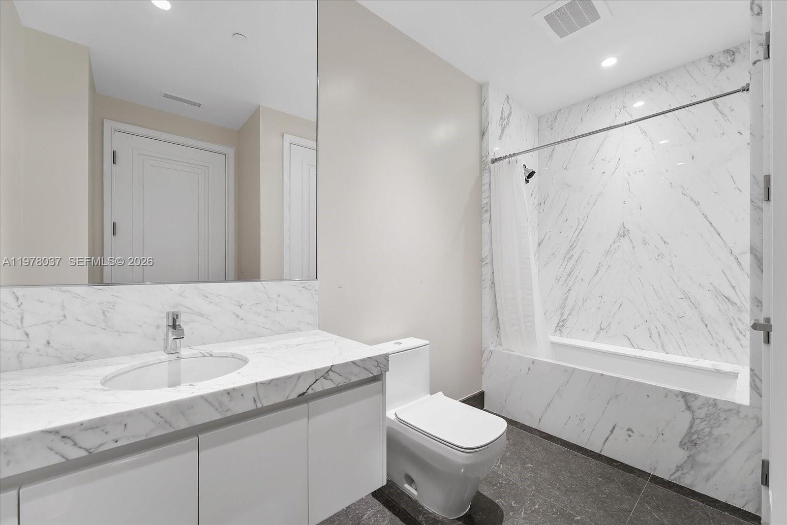 17901 Collins Ave #1506 Sunny Isles Beach, FL 33160