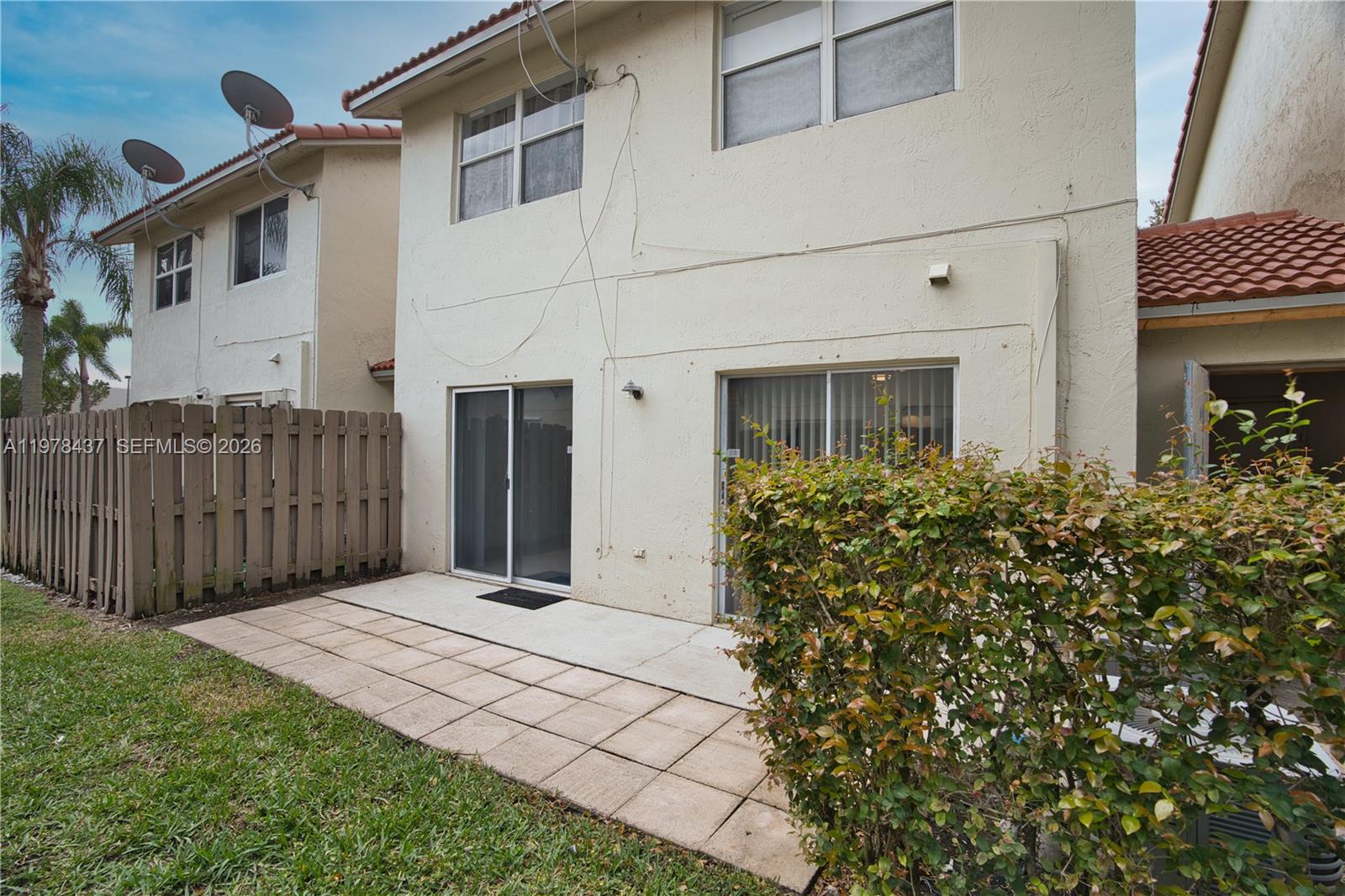 10829 NW 3rd Ct #B12L Pembroke Pines, FL 33026