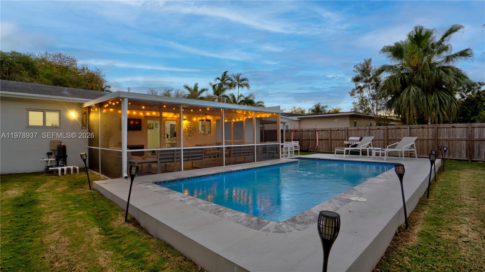 9311 Sterling Dr Cutler Bay, FL 33157