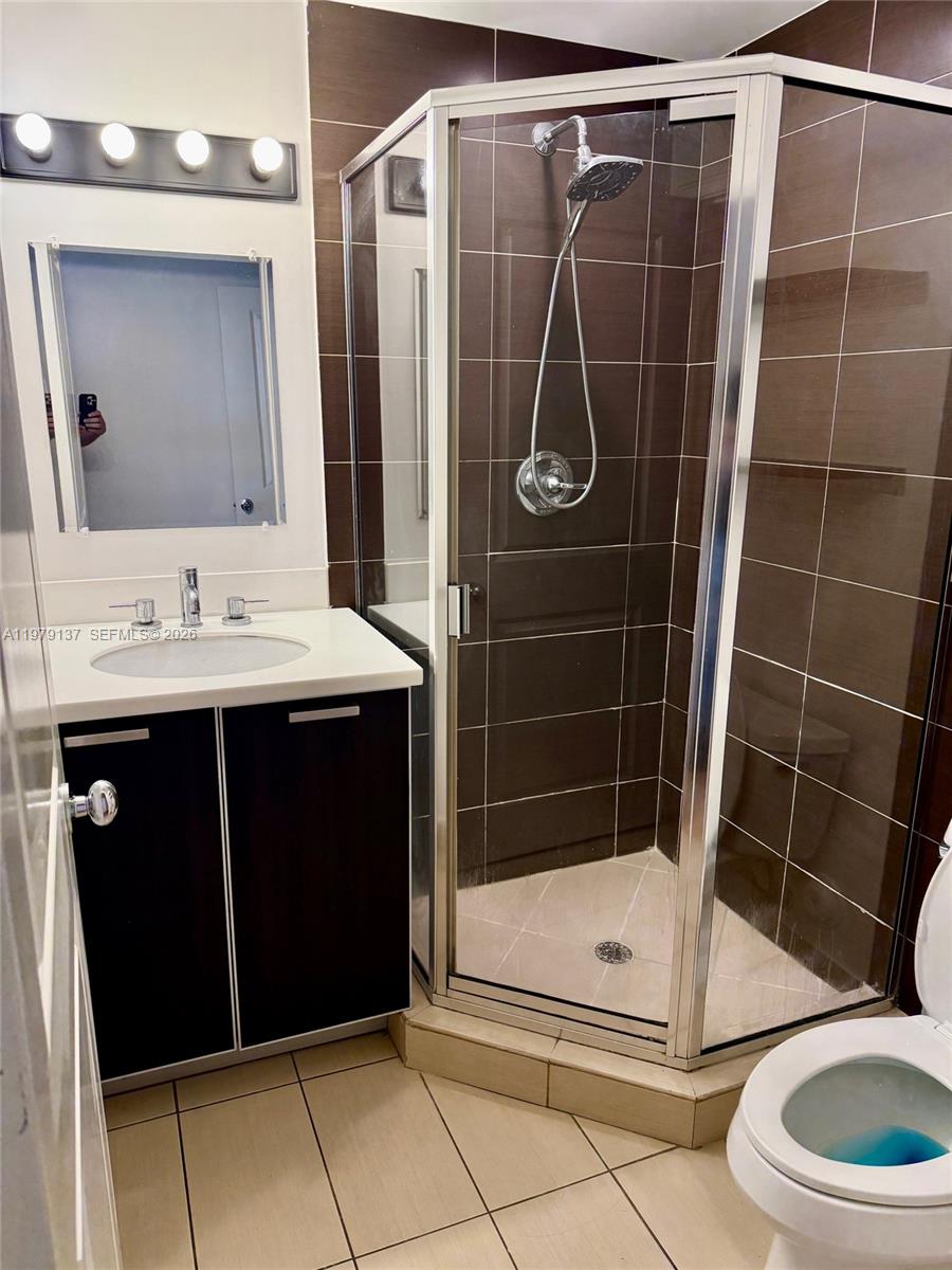 611 11th St #104 Miami Beach, FL 33139