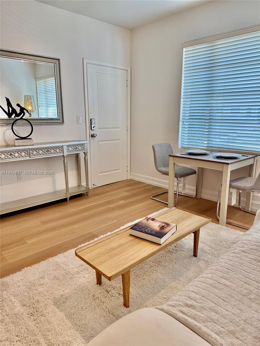 611 11th St #104 Miami Beach, FL 33139