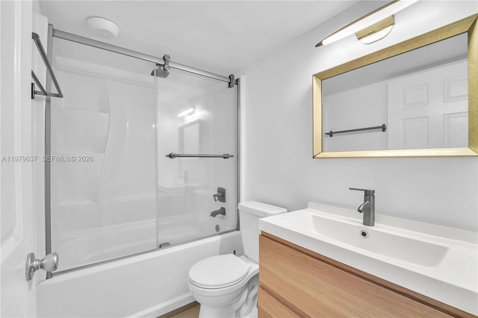 860 NE 78th St #207 Miami, FL 33138