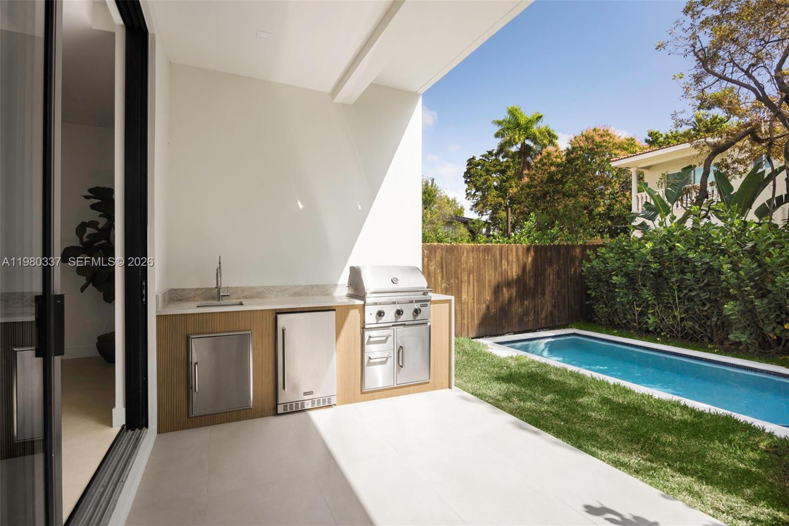 3113 Elizabeth St Miami, FL 33133