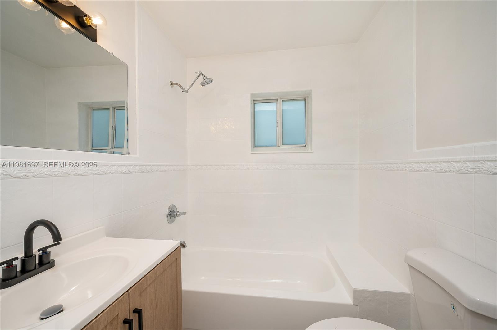 9361 SW 16th St Miami, FL 33165