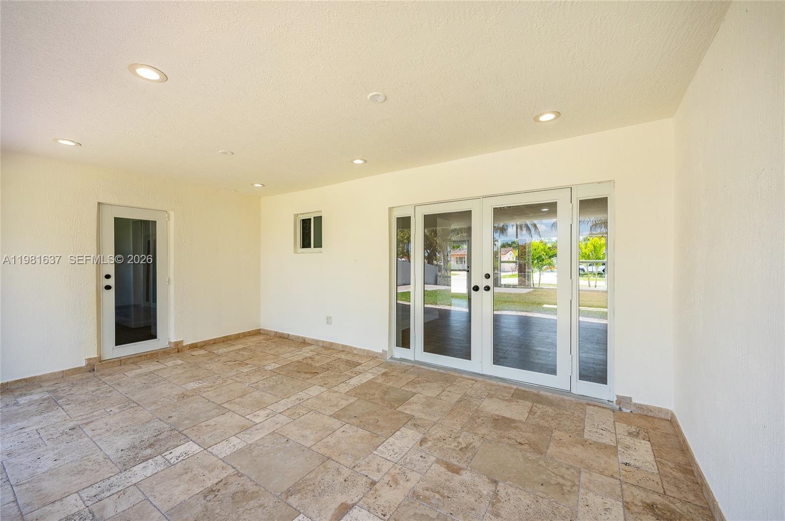 9361 SW 16th St Miami, FL 33165