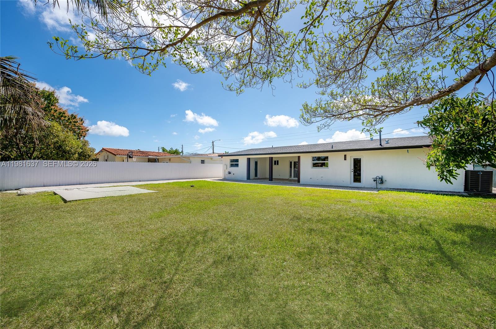 9361 SW 16th St Miami, FL 33165