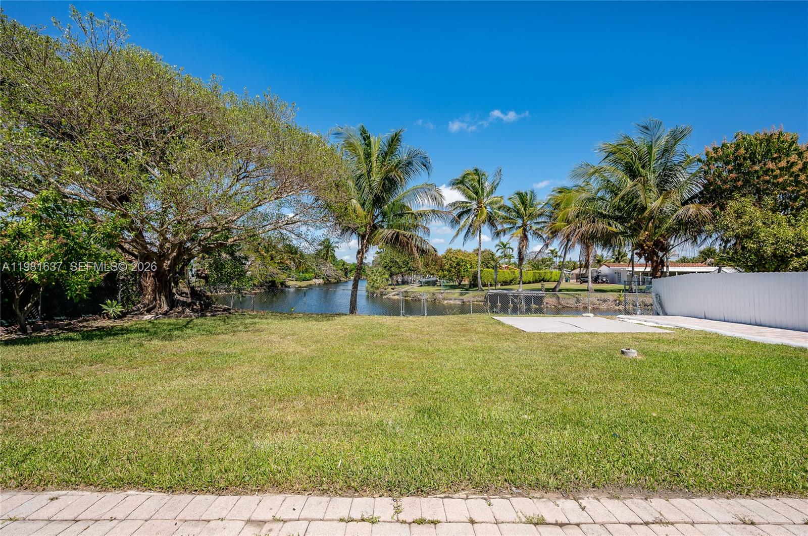 9361 SW 16th St Miami, FL 33165