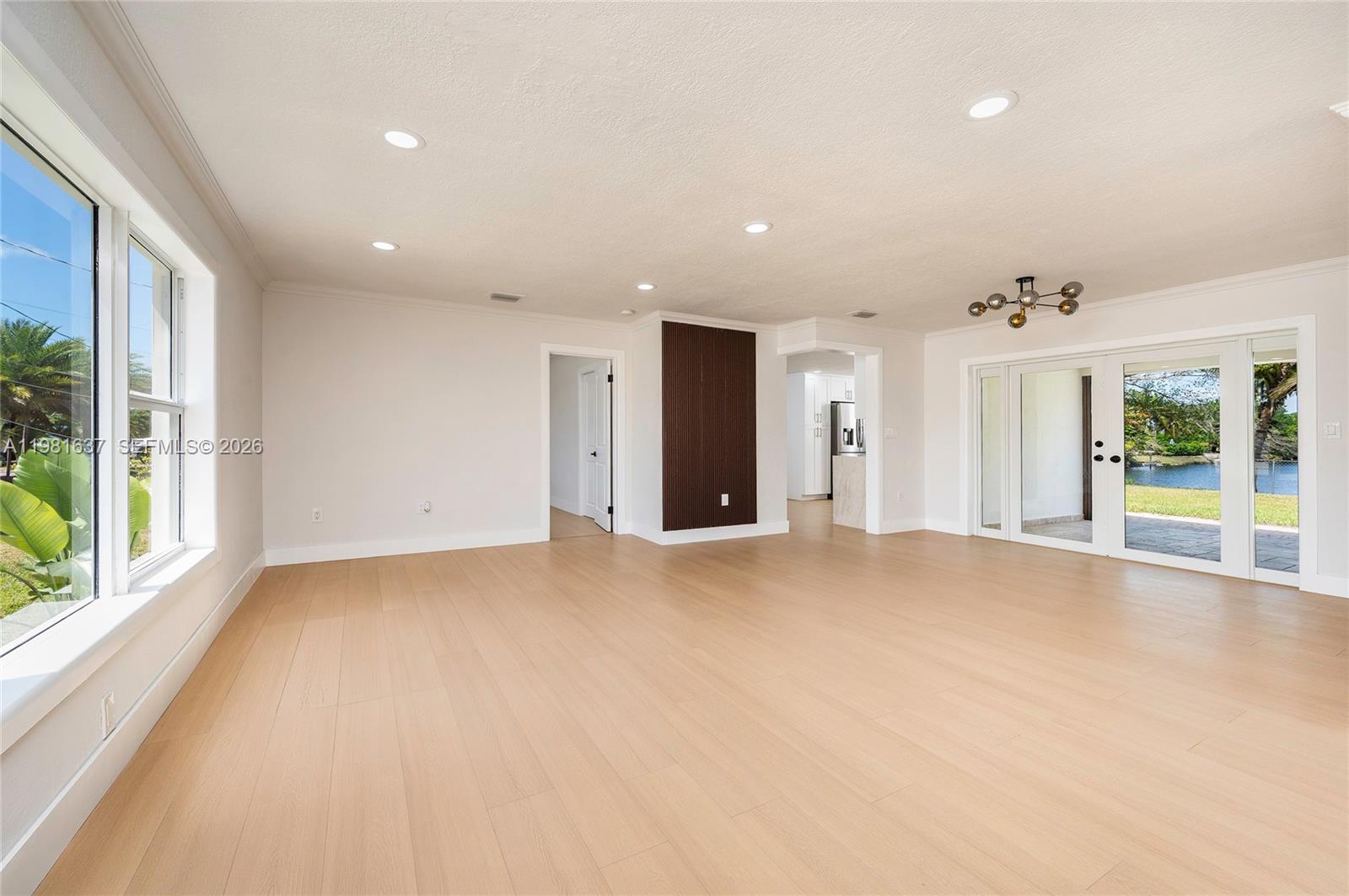 9361 SW 16th St Miami, FL 33165