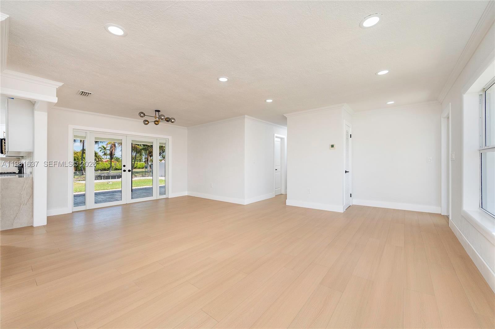 9361 SW 16th St Miami, FL 33165