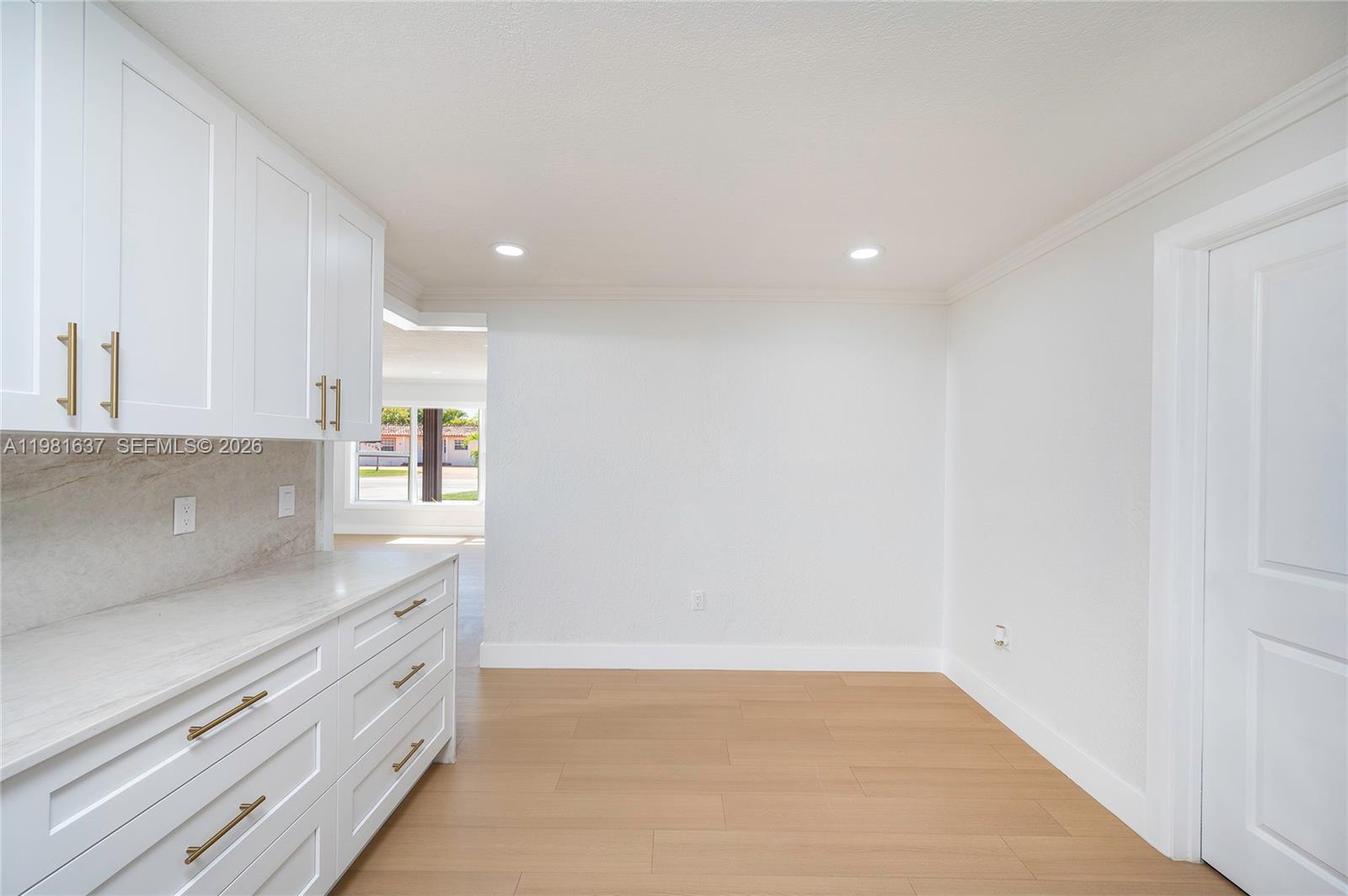 9361 SW 16th St Miami, FL 33165