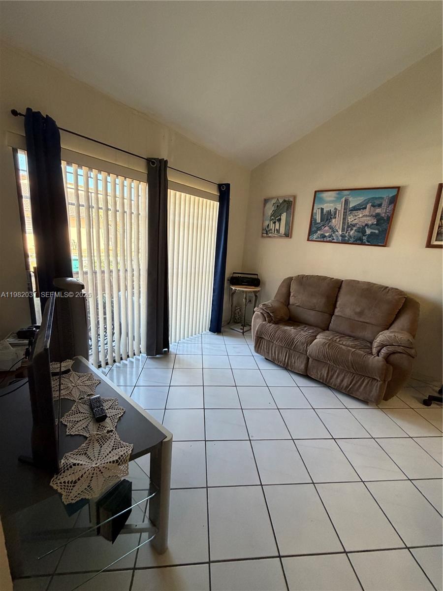 13464 SW 11th Ter Miami, FL 33184