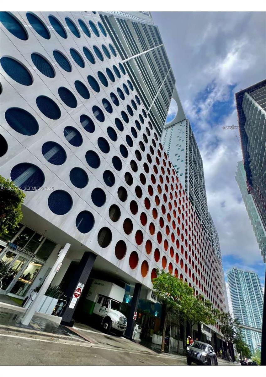 500 Brickell Ave #2904 Miami, FL 33131