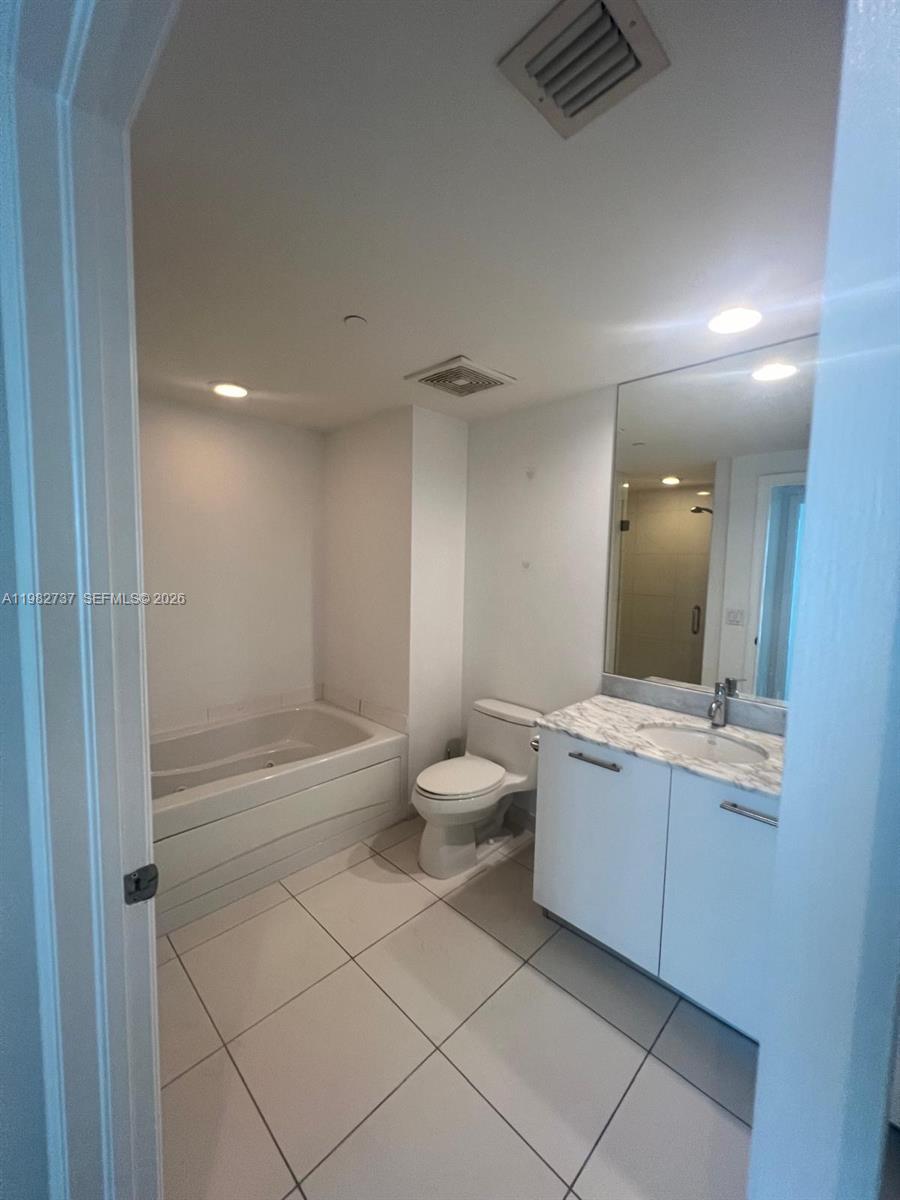 500 Brickell Ave #2904 Miami, FL 33131