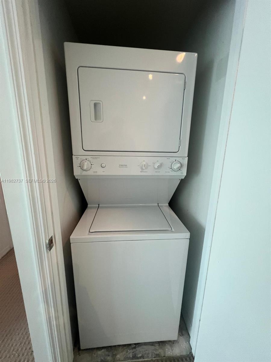 500 Brickell Ave #2904 Miami, FL 33131