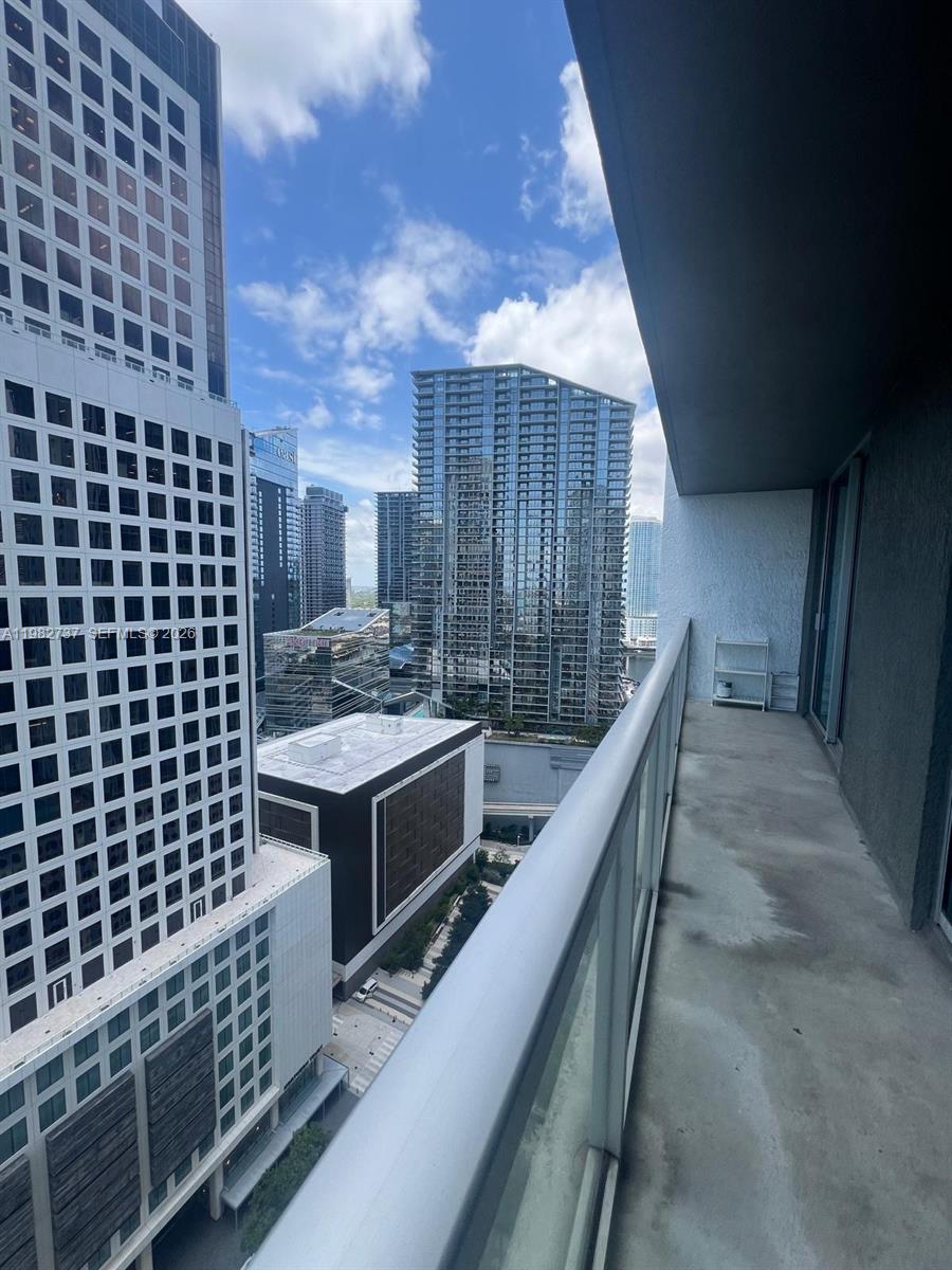 500 Brickell Ave #2904 Miami, FL 33131