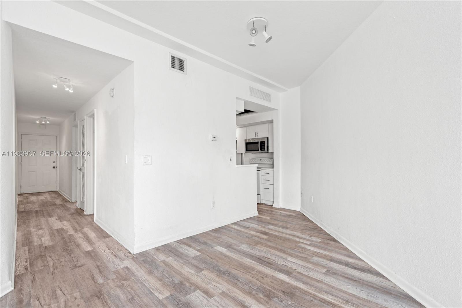 1185 Marseille Dr #202 Miami Beach, FL 33141