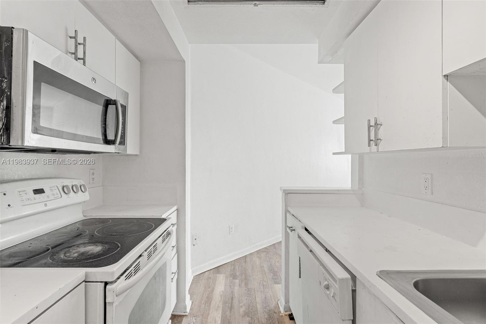 1185 Marseille Dr #202 Miami Beach, FL 33141