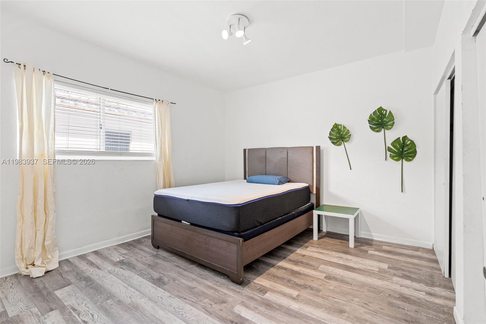 1185 Marseille Dr #202 Miami Beach, FL 33141