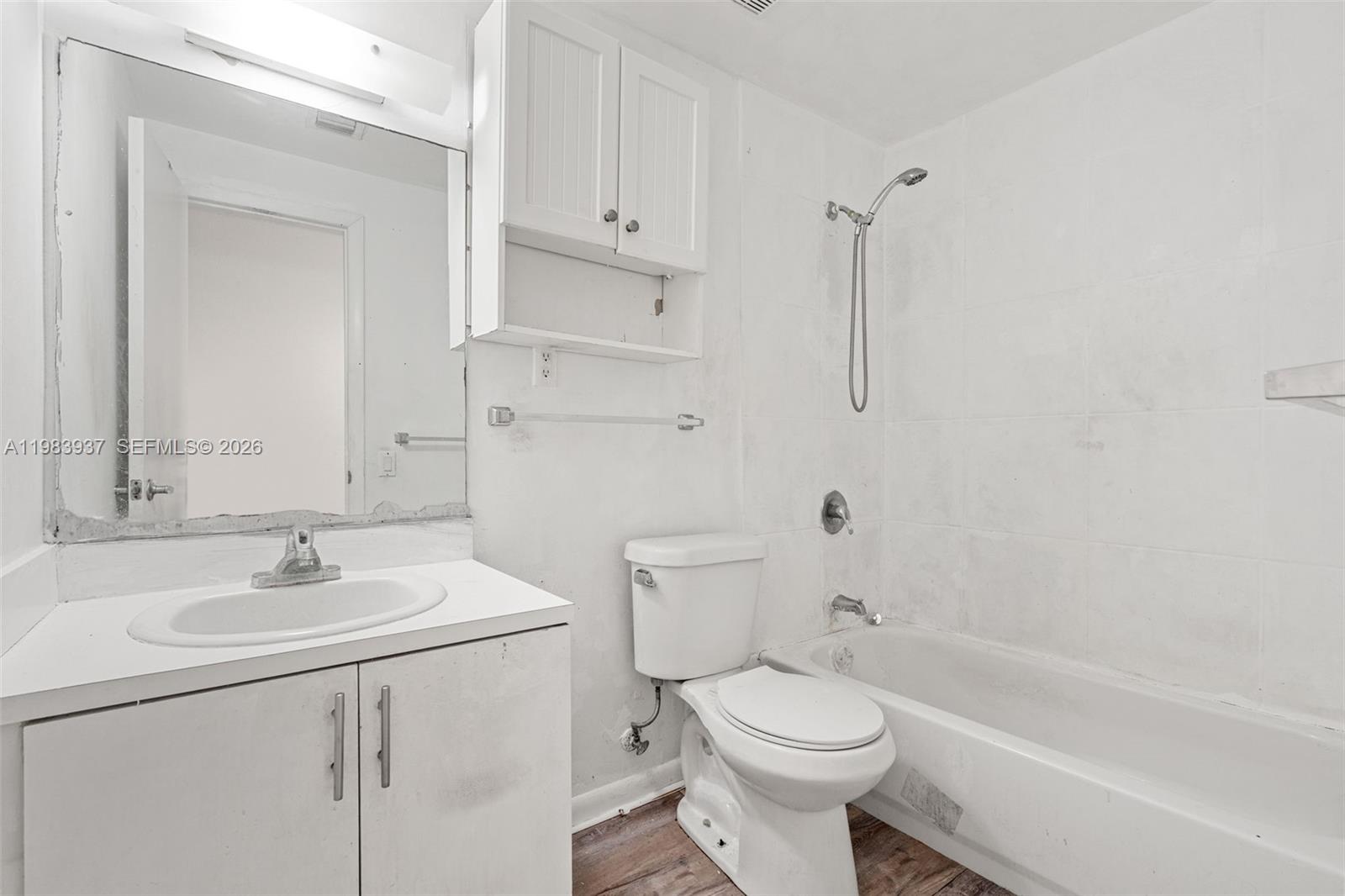 1185 Marseille Dr #202 Miami Beach, FL 33141