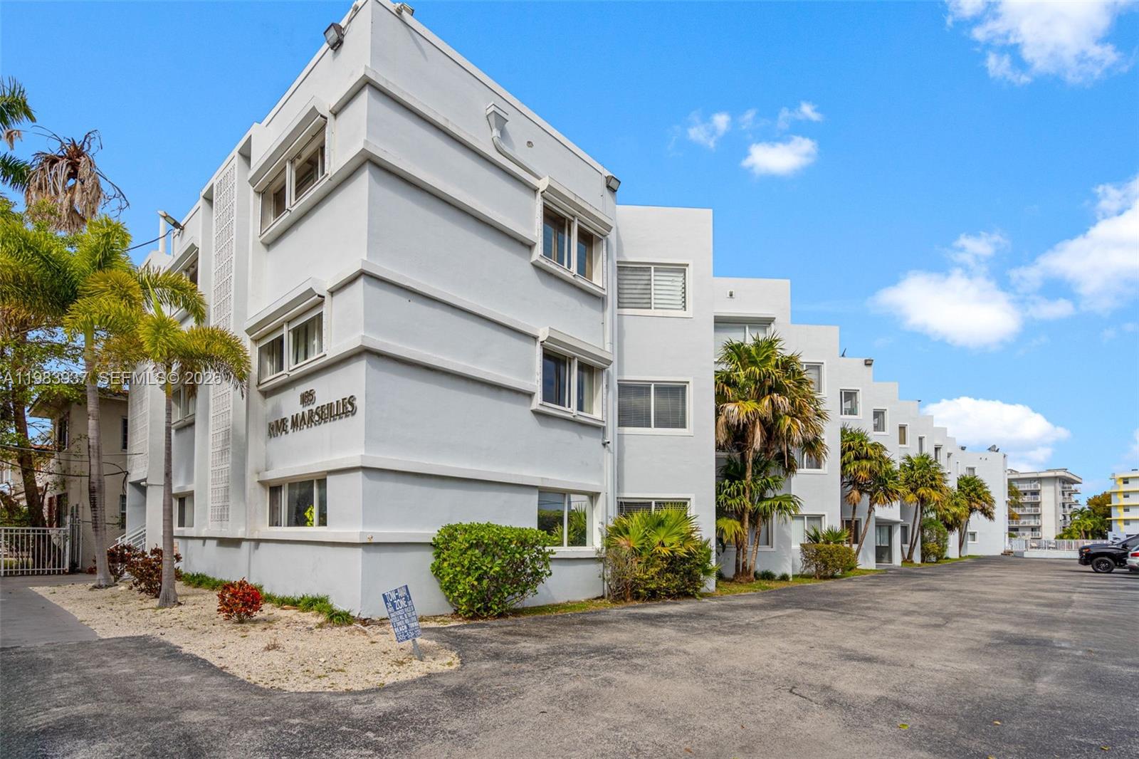 1185 Marseille Dr #202 Miami Beach, FL 33141