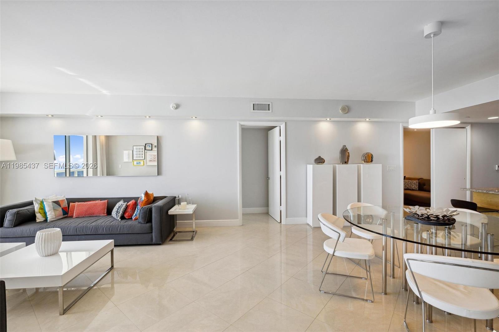 1830 S Ocean Dr #2703 Hallandale Beach, FL 33009