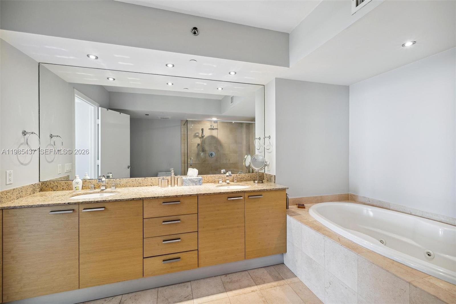 1830 S Ocean Dr #2703 Hallandale Beach, FL 33009