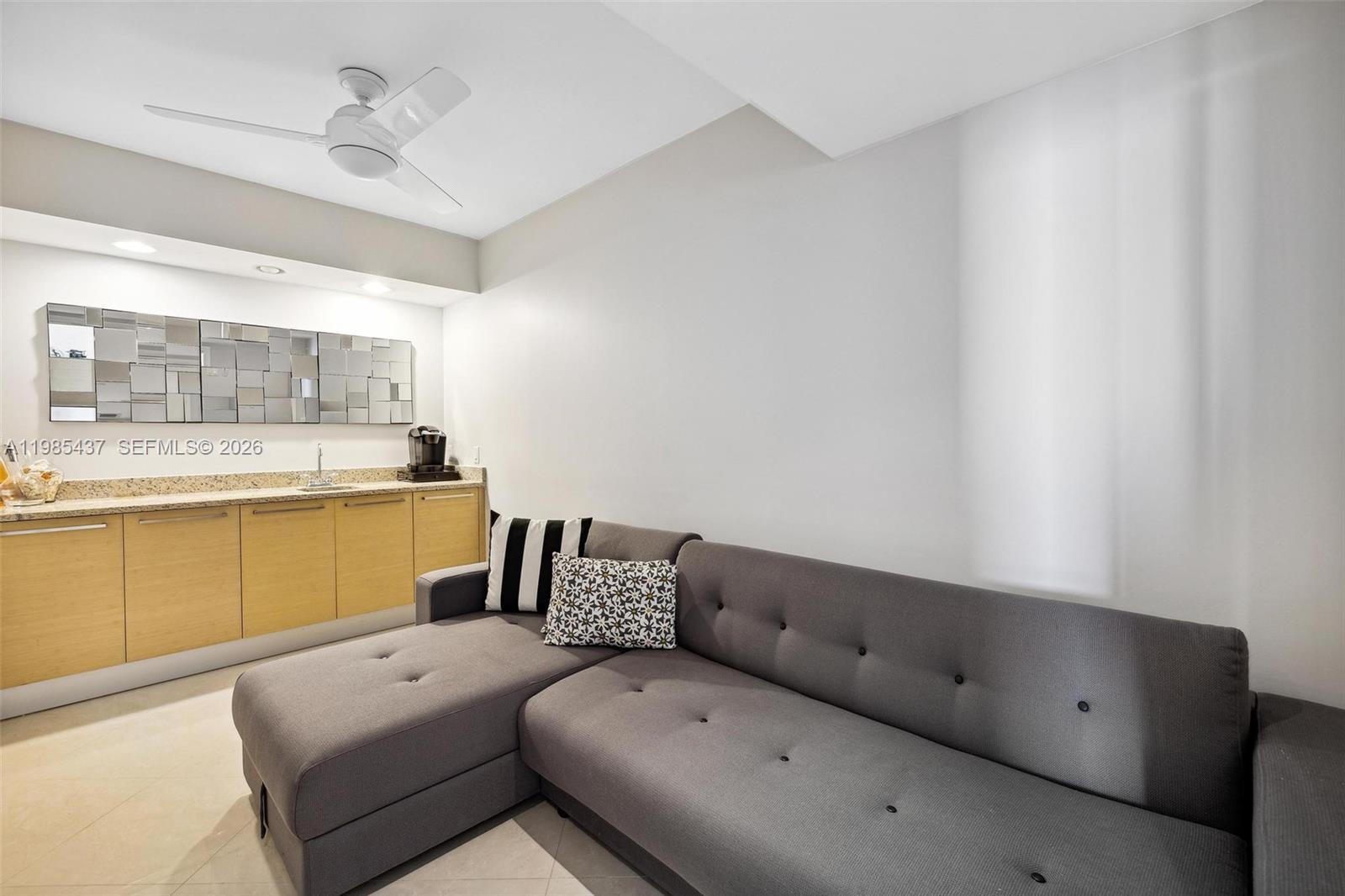 1830 S Ocean Dr #2703 Hallandale Beach, FL 33009