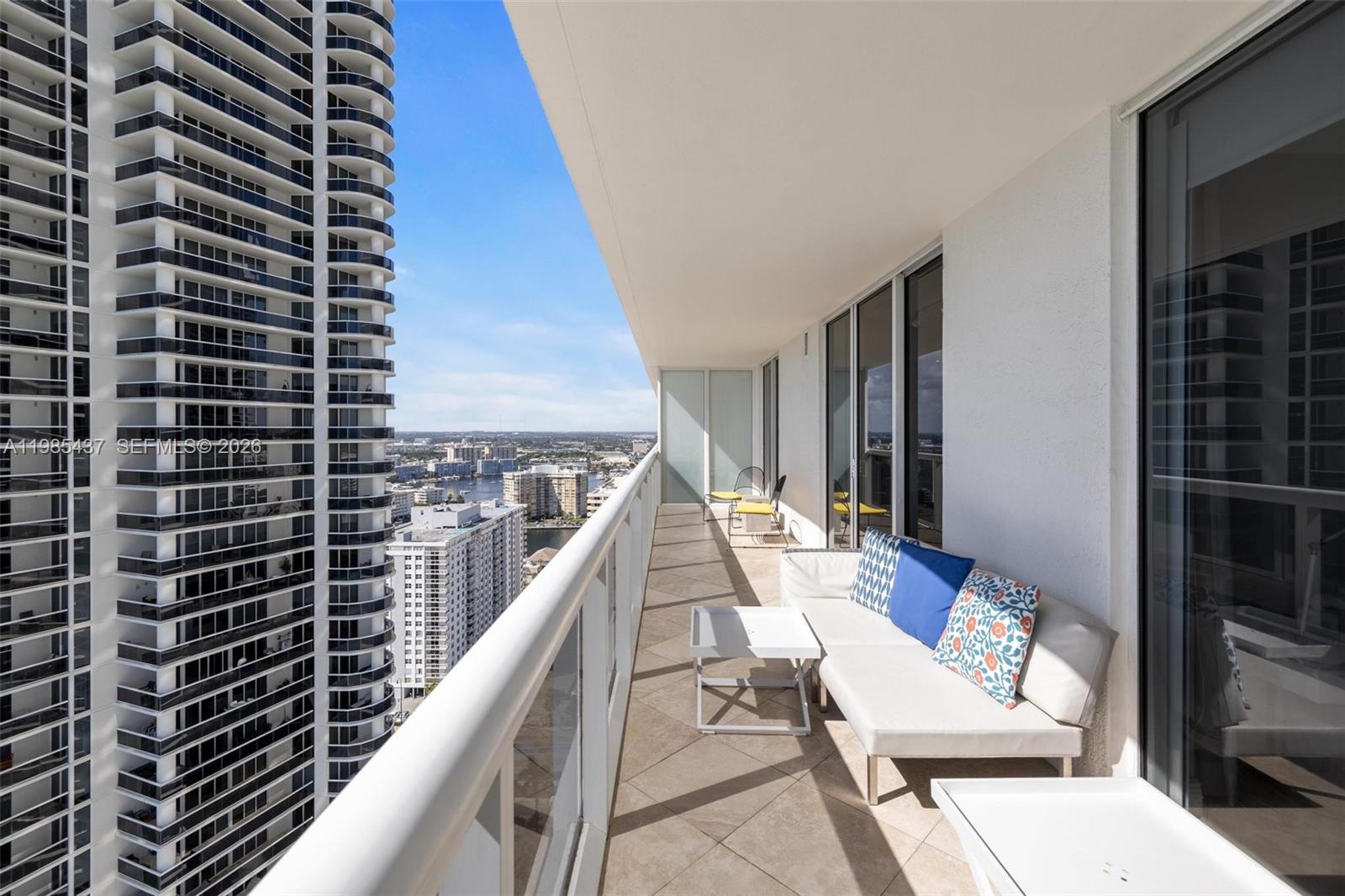 1830 S Ocean Dr #2703 Hallandale Beach, FL 33009