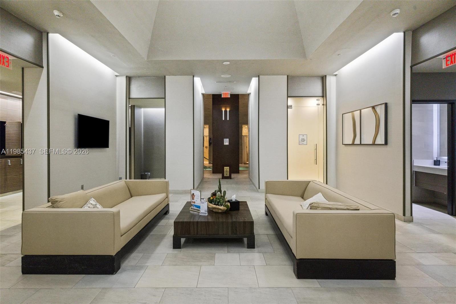 1830 S Ocean Dr #2703 Hallandale Beach, FL 33009