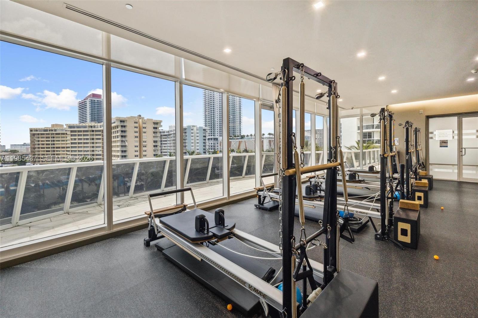 1830 S Ocean Dr #2703 Hallandale Beach, FL 33009