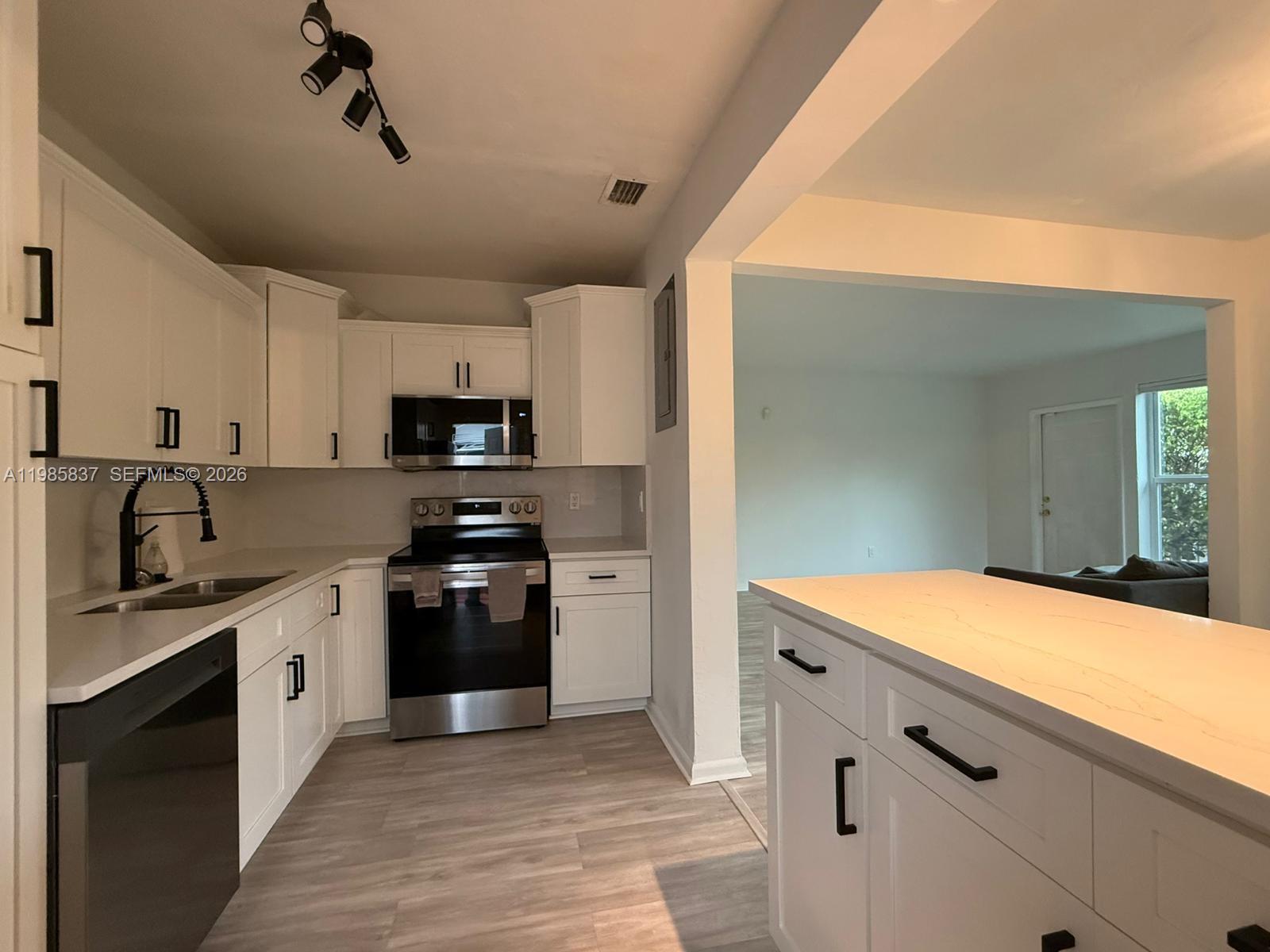 1247 Marseille Dr #16 Miami Beach, FL 33141