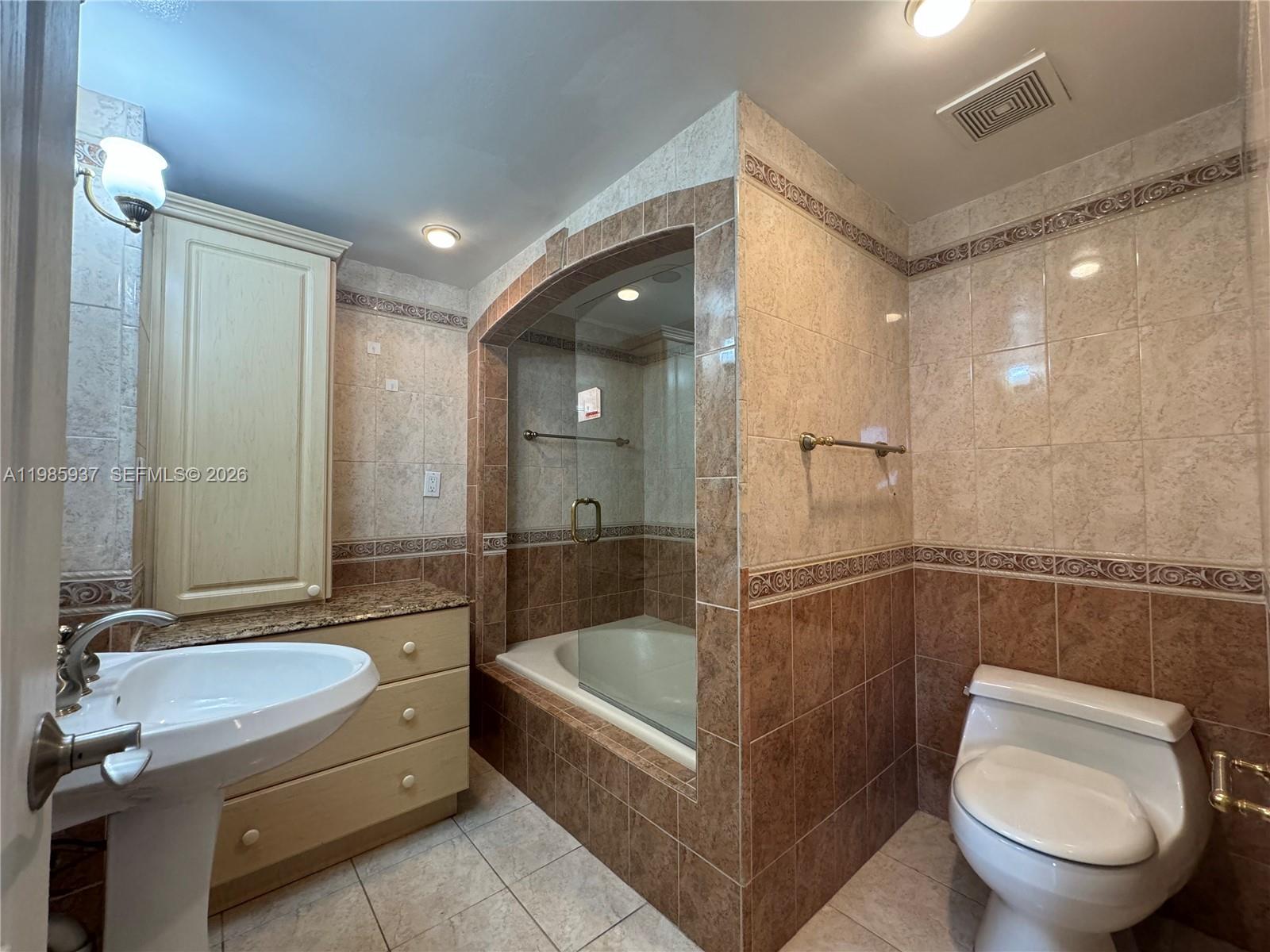 2555 Collins Ave #2002 Miami Beach, FL 33140