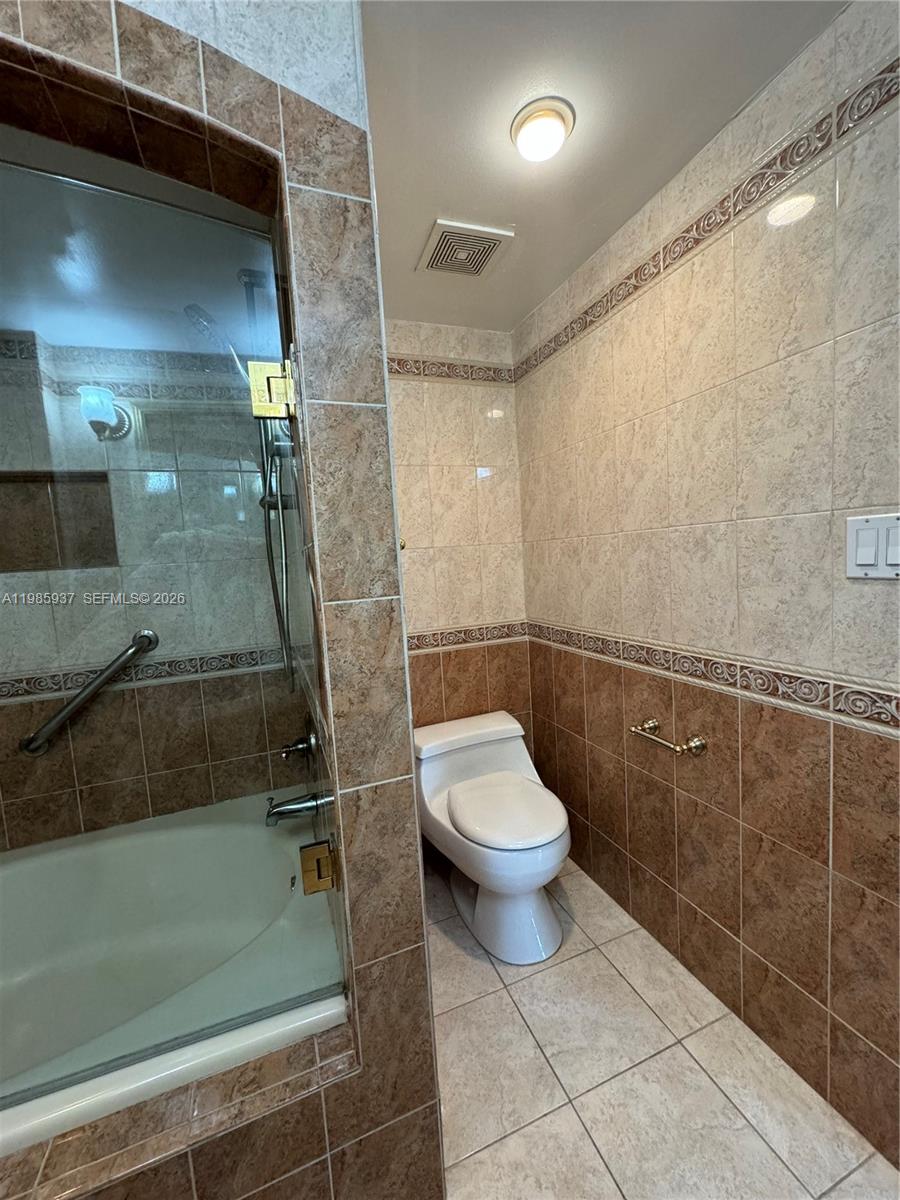 2555 Collins Ave #2002 Miami Beach, FL 33140