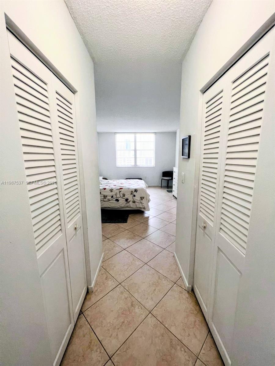 image Arlen House Condo17
