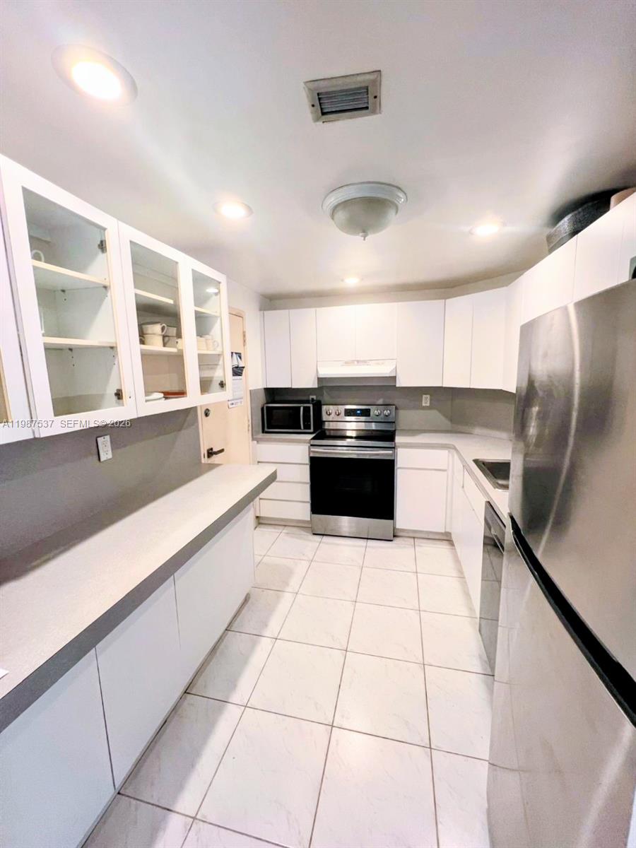 image Arlen House Condo2