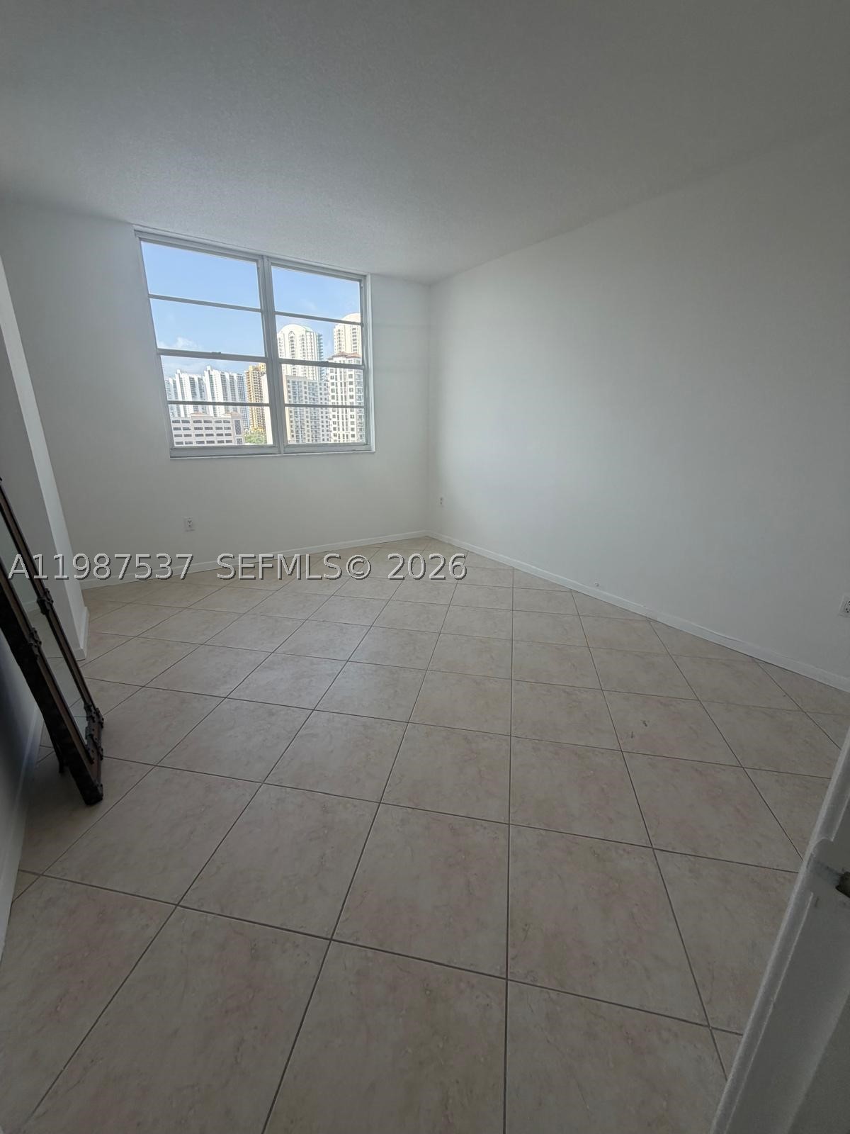 image Arlen House Condo31