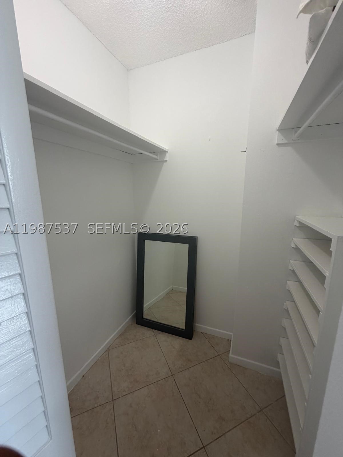 image Arlen House Condo32