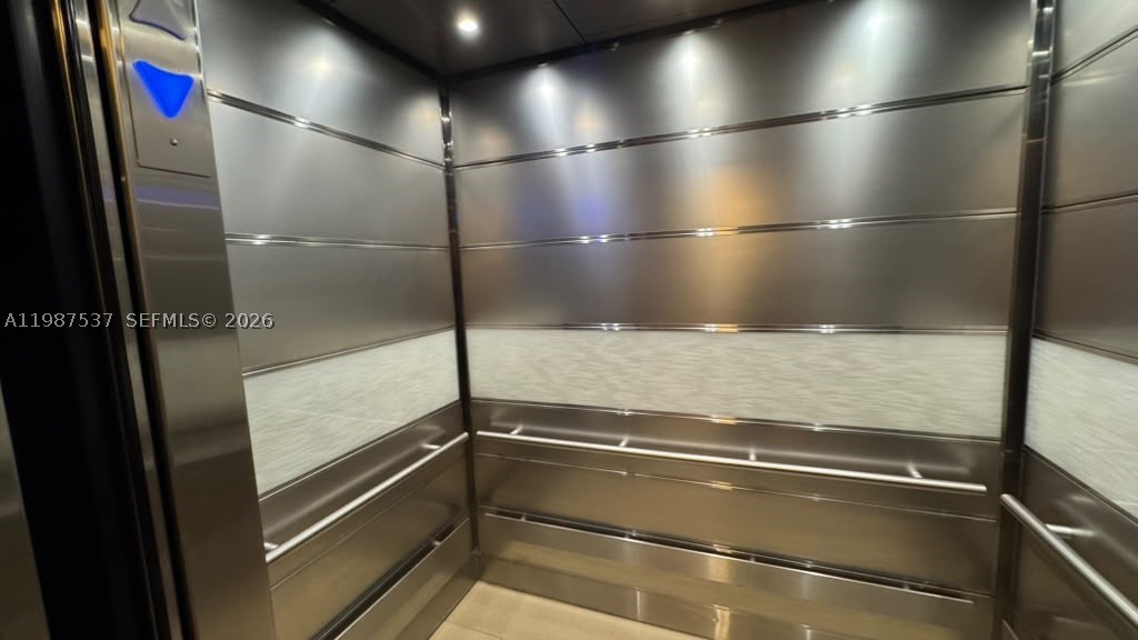 image Arlen House Condo47
