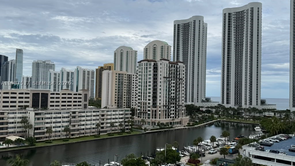 image Arlen House Condo50