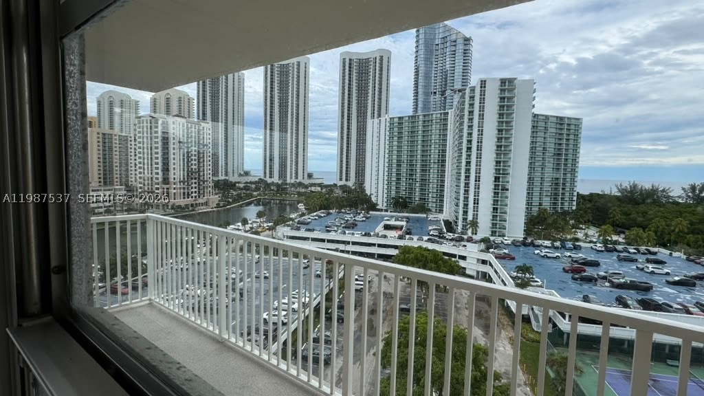 image Arlen House Condo51