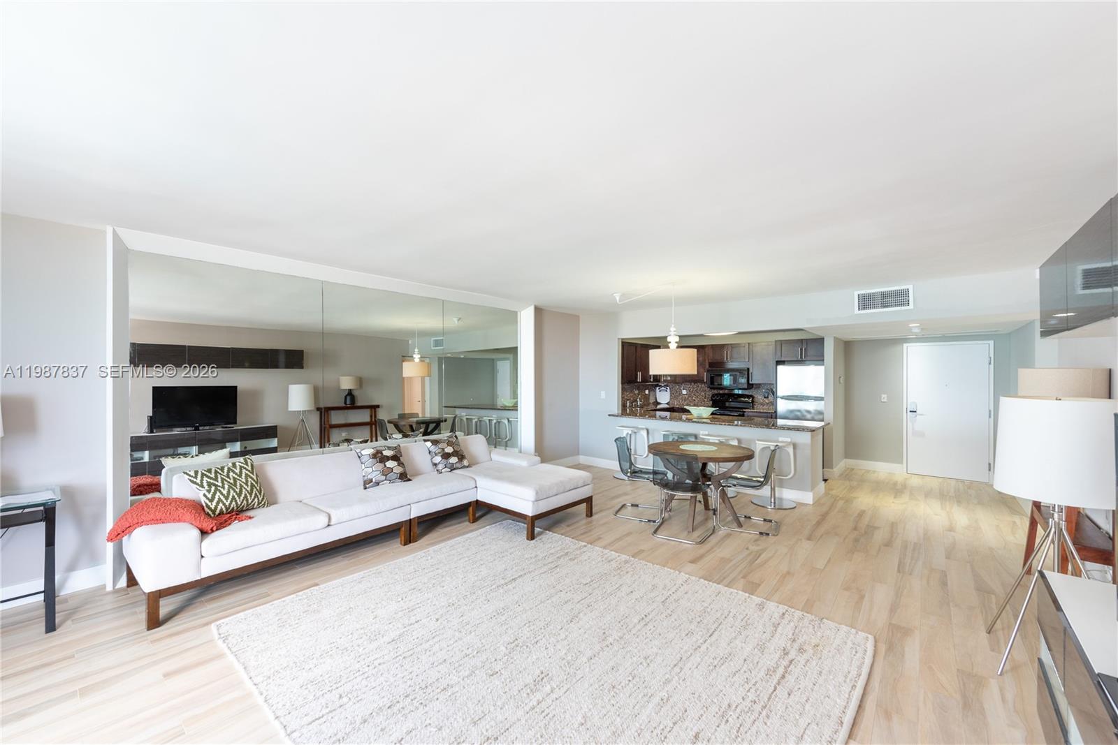 2301 Collins Ave #1009 Miami Beach, FL 33139