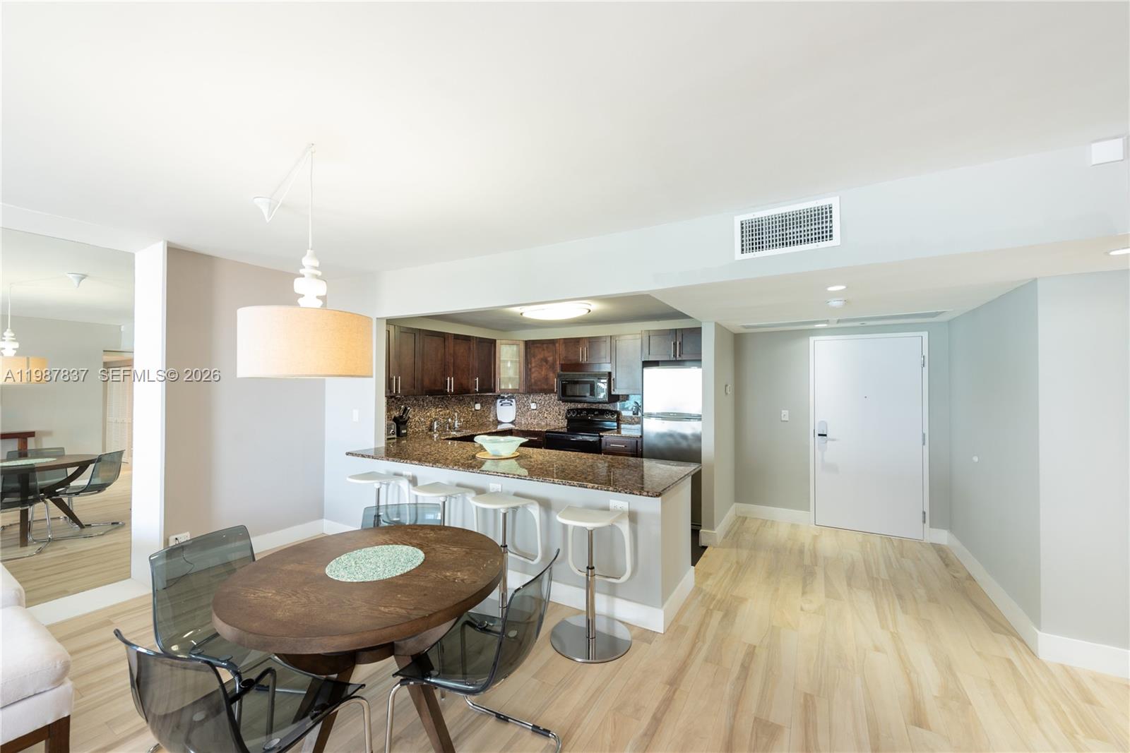 2301 Collins Ave #1009 Miami Beach, FL 33139