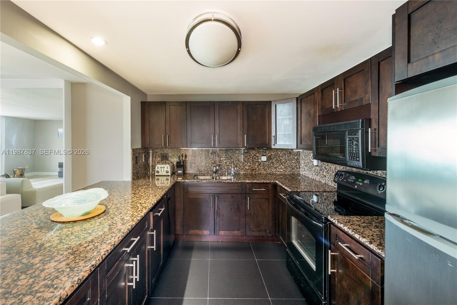 2301 Collins Ave #1009 Miami Beach, FL 33139